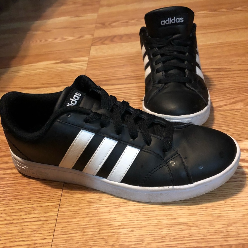 💫SOLD Adidas cloudfoam classic sneakers